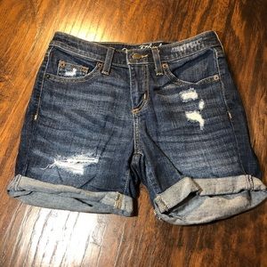 Universal Thread Mid-Rise Boyfriend Jean Short